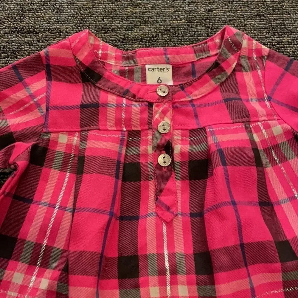 𝅺carter’s 6 m girls plaid like top. Good condition